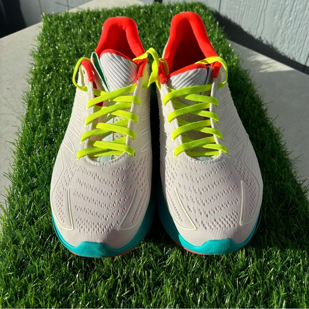 Saucony Endorphin Shift Men’s Athletic Running Shoes